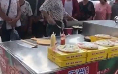 巧家摆摊小姐姐,街头经济下的温暖故事”