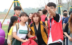追志愿者小姐姐凌云,传递爱心，点亮希望