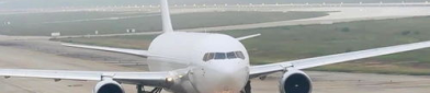 飞机起飞小姐姐声音很大,小姐姐高亢声音引领空中之旅